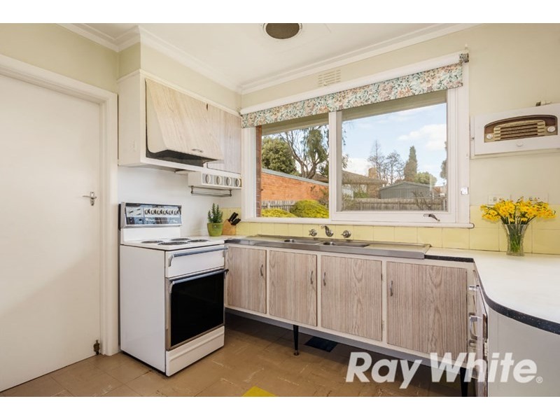 12 Statesman Avenue, Burwood East VIC 3151
