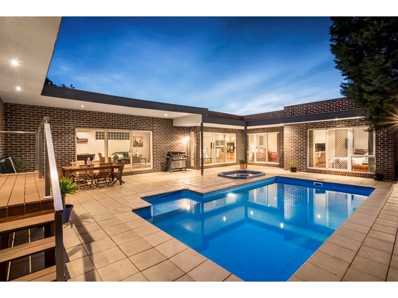 7 Andrea Parade, Ringwood North VIC 3134