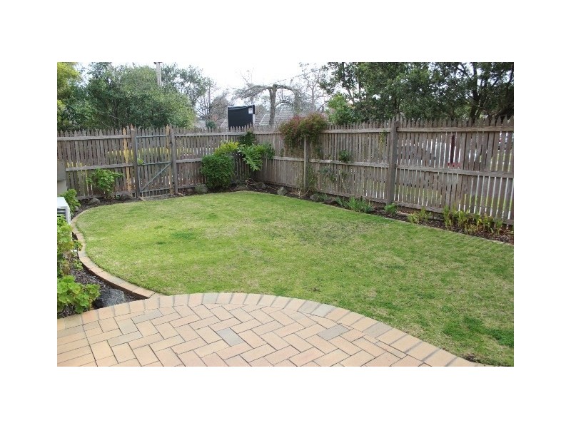 1/18 O’Hara Street, Blackburn VIC 3130