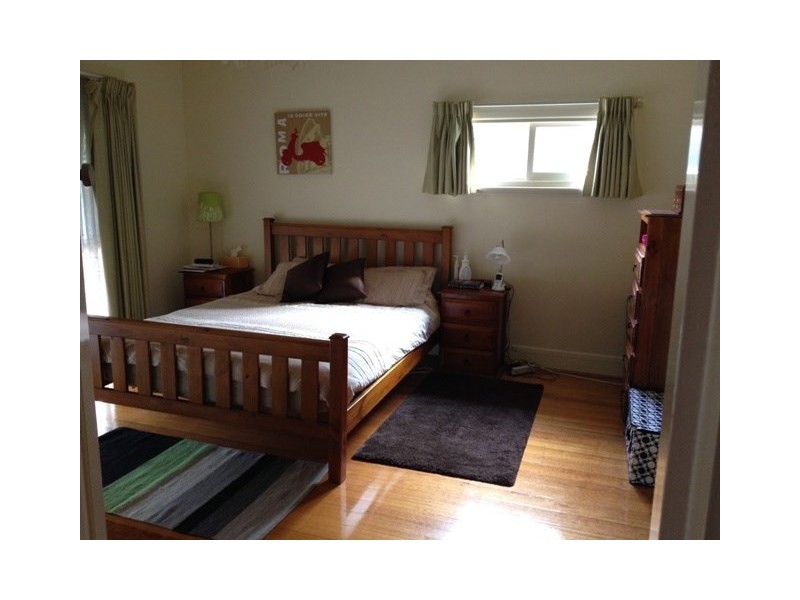 33 Main Street, Blackburn VIC 3130