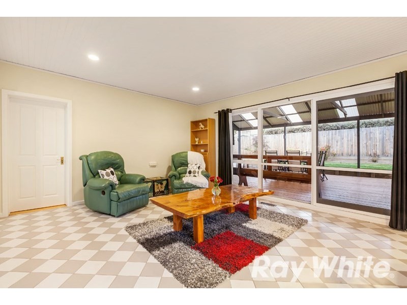 16 Christa Avenue, Burwood East VIC 3151