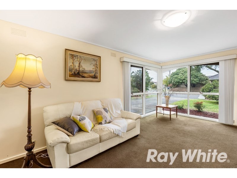 35 Worthing Avenue, Burwood East VIC 3151