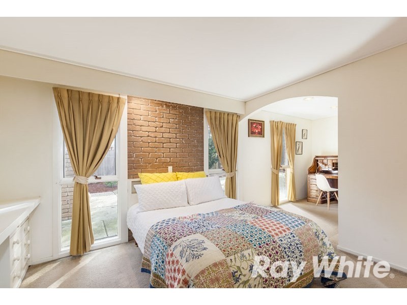 35 Worthing Avenue, Burwood East VIC 3151