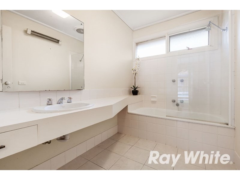 35 Worthing Avenue, Burwood East VIC 3151