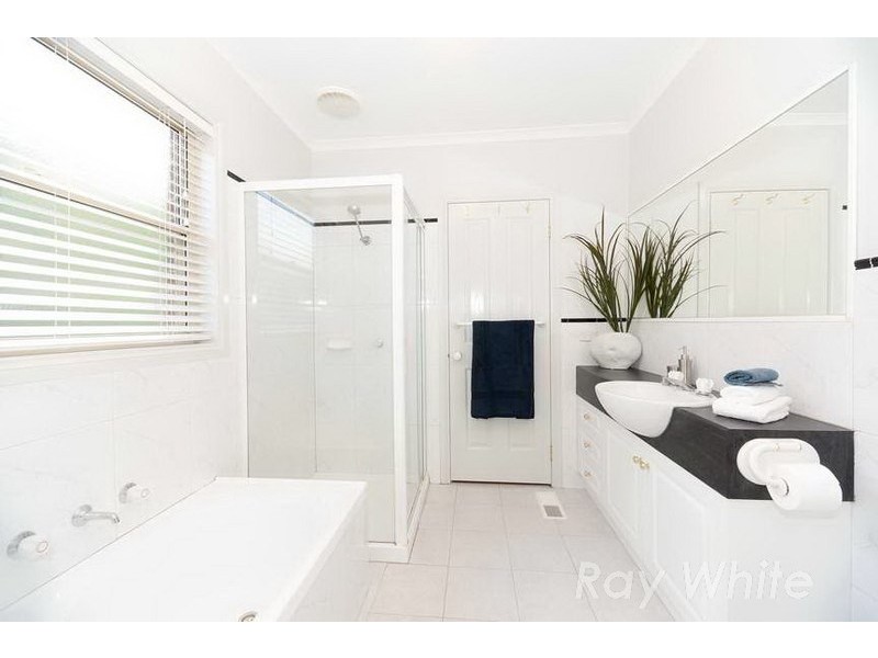 1/2 Agra Street, Mitcham VIC 3132
