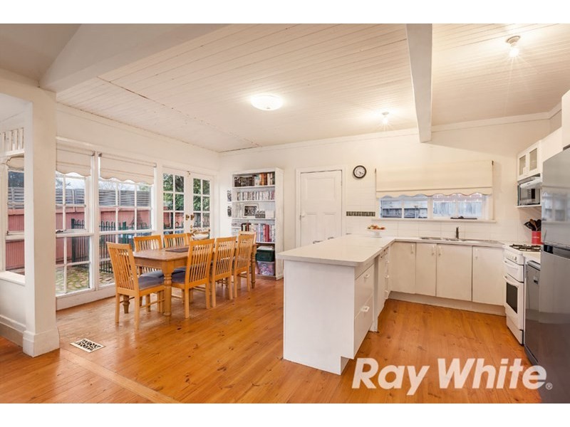 438 Middleborough Road, Blackburn VIC 3130