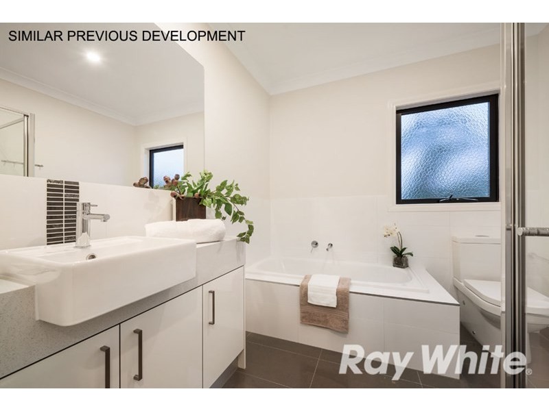 28 Lancelot Crescent, Glen Waverley VIC 3150