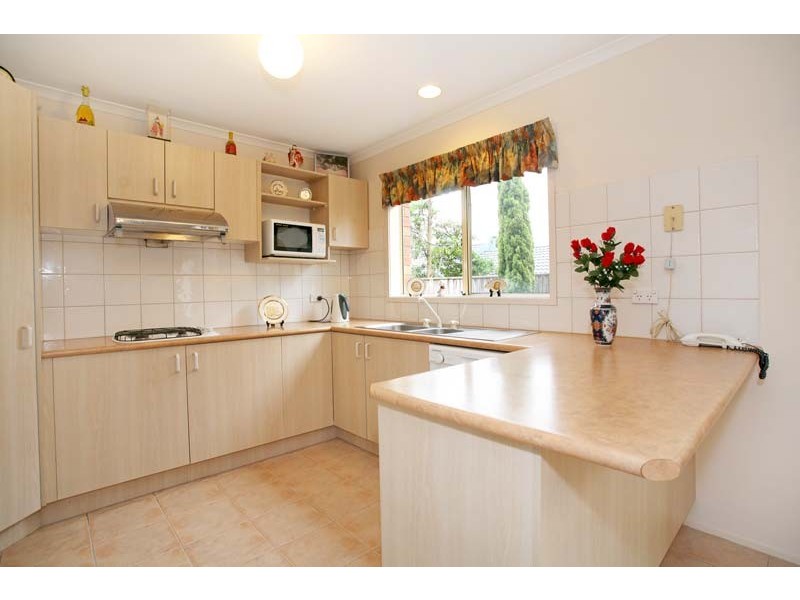 8 Sandon Circuit, Forest Hill VIC 3131