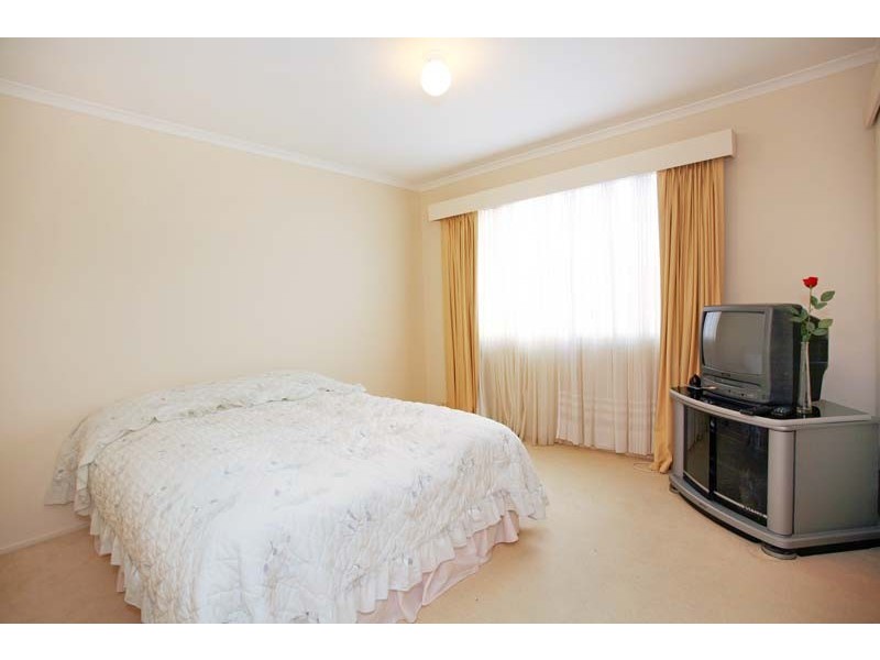 8 Sandon Circuit, Forest Hill VIC 3131