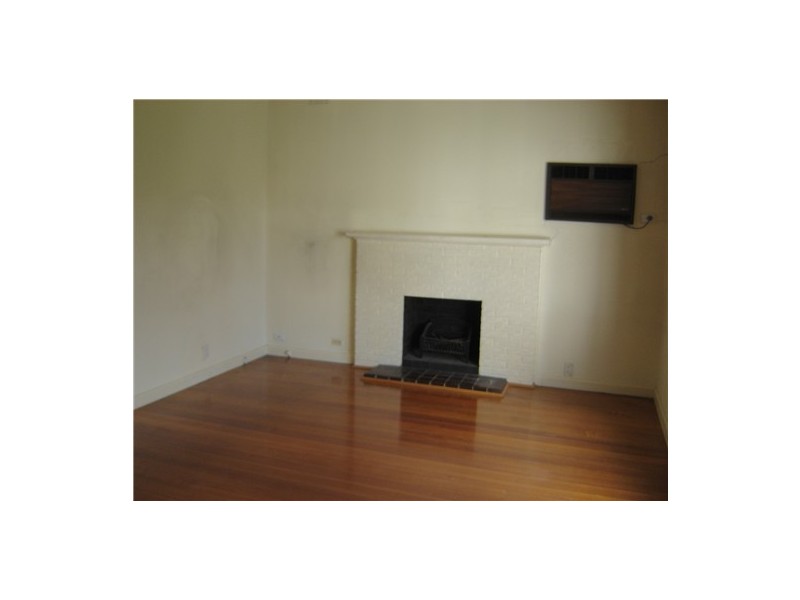 32 McComas Grove, Burwood VIC 3125