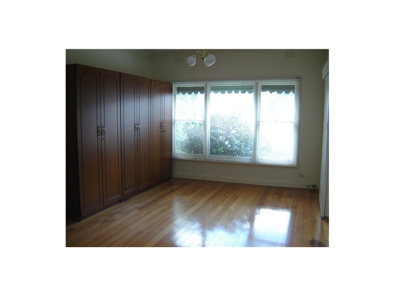 32 McComas Grove, Burwood VIC 3125