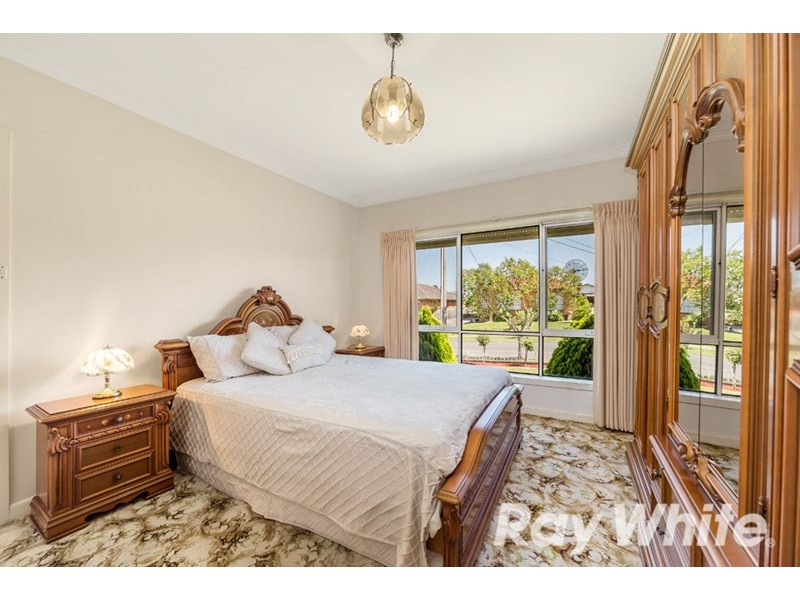 35 Venice Avenue, Mitcham VIC 3132