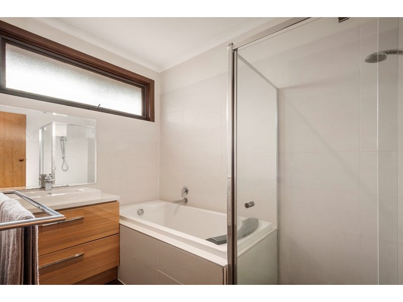 32 Royton Street, Burwood East VIC 3151