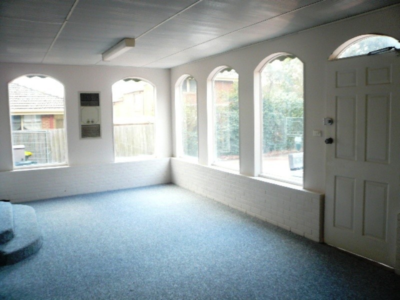 33 Blackburn Road, Blackburn VIC 3130