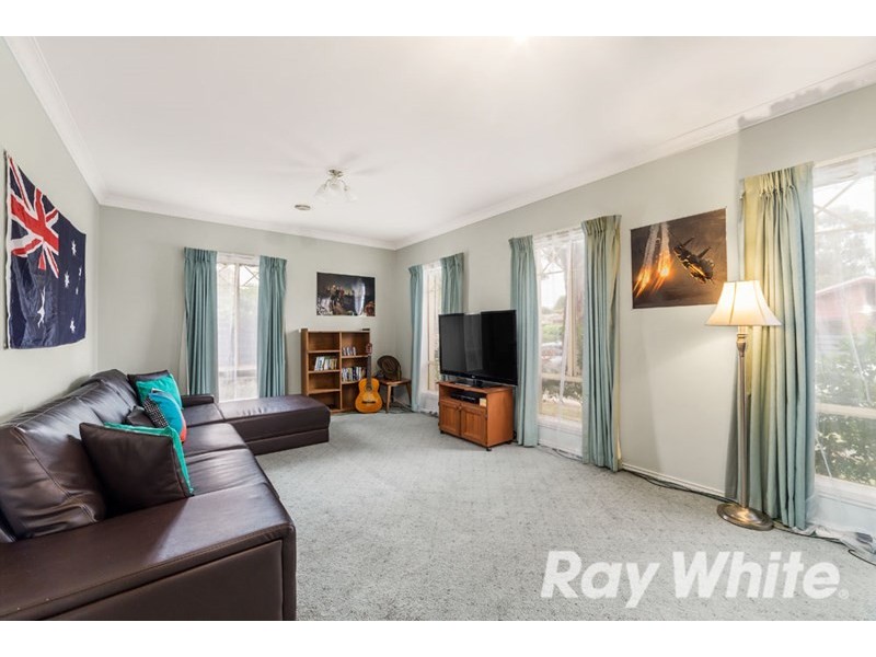 32 Donbirn Way, Vermont South VIC 3133