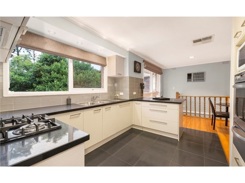 16 Boronia Grove, Doncaster East VIC 3109