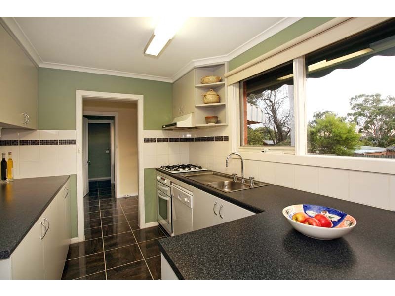 48 Robinlee Avenue, Burwood East VIC 3151