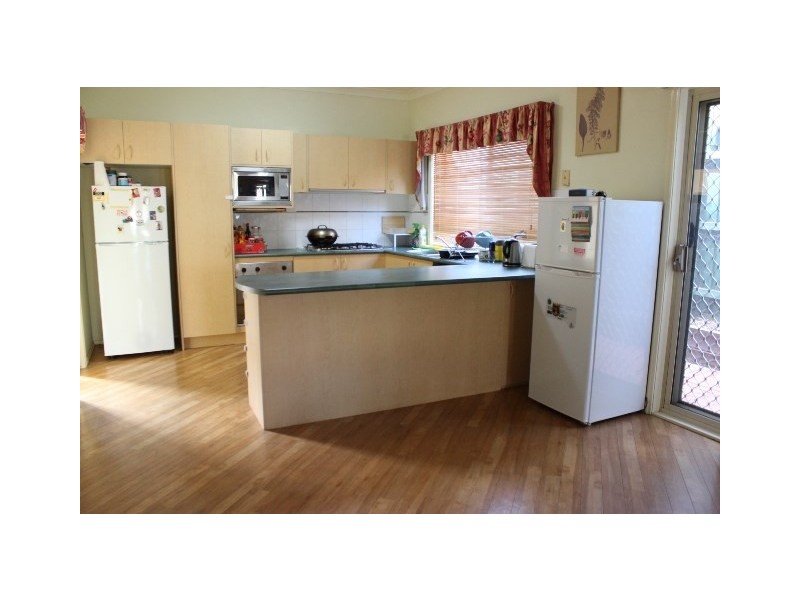 4 Scarlet Oak Court, Blackburn South VIC 3130