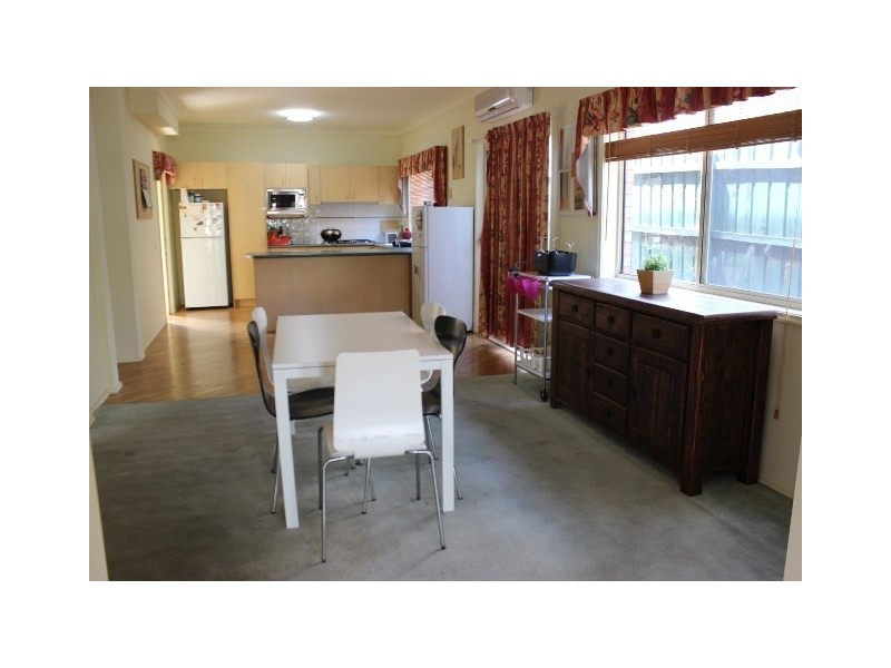 4 Scarlet Oak Court, Blackburn South VIC 3130