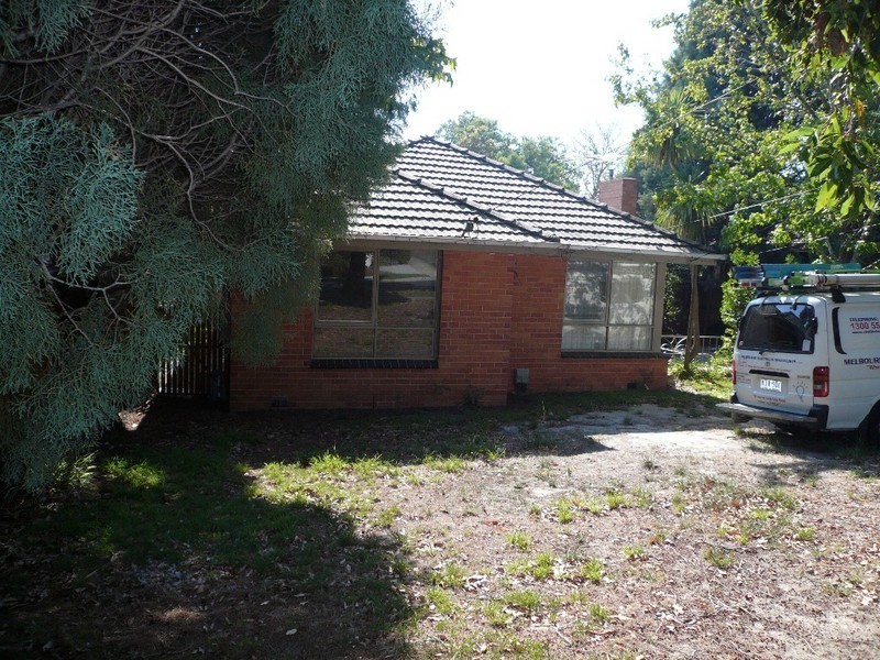 35 Lynden Grove, Mount Waverley VIC 3149