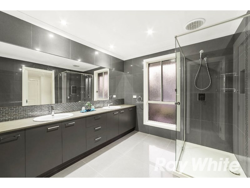 2 The Range Boulevard, Croydon VIC 3136