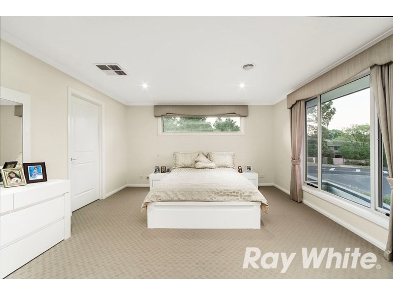 2 The Range Boulevard, Croydon VIC 3136