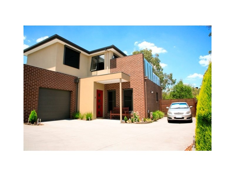 2/2 Kneale Drive, Box Hill North VIC 3129