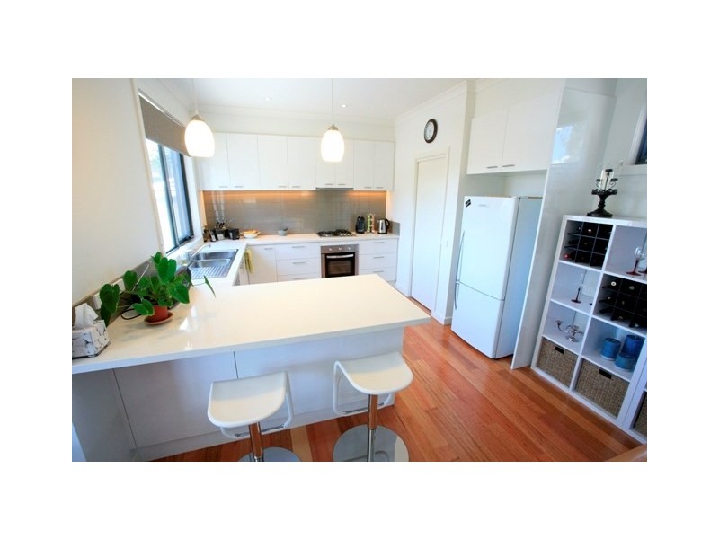 2/2 Kneale Drive, Box Hill North VIC 3129