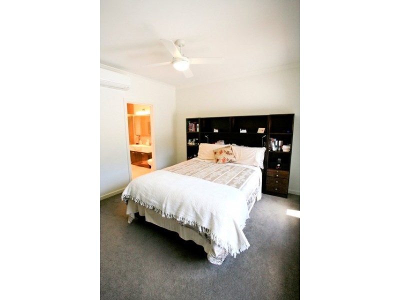 2/2 Kneale Drive, Box Hill North VIC 3129