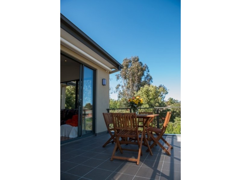 2/2 Kneale Drive, Box Hill North VIC 3129