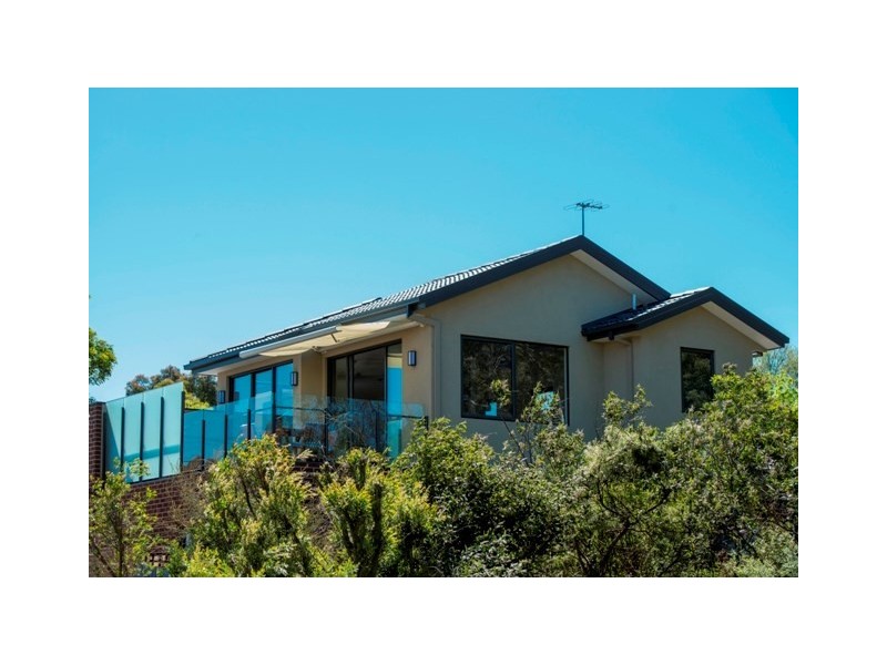 2/2 Kneale Drive, Box Hill North VIC 3129