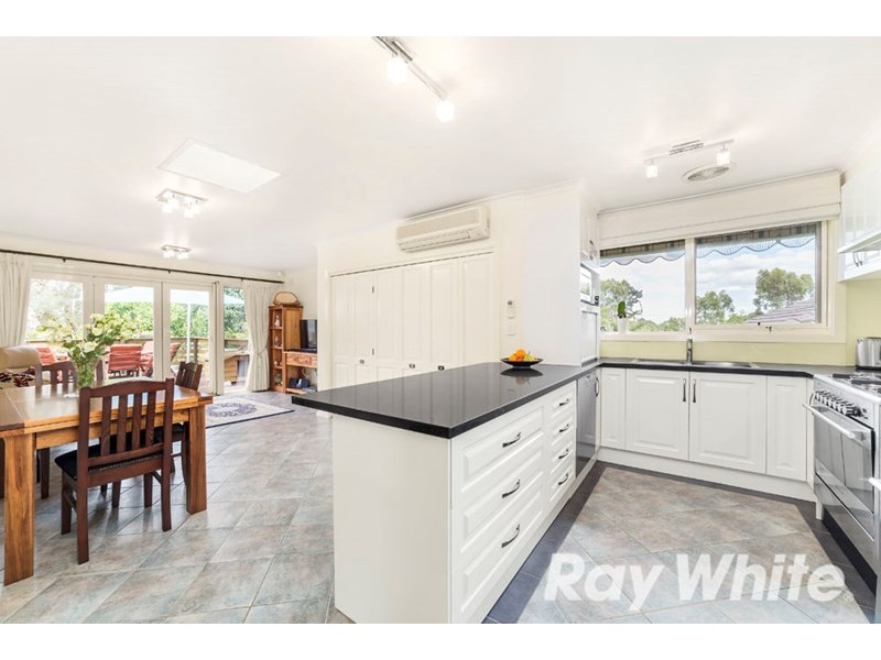 6 Bronwyn Court, Blackburn South VIC 3130