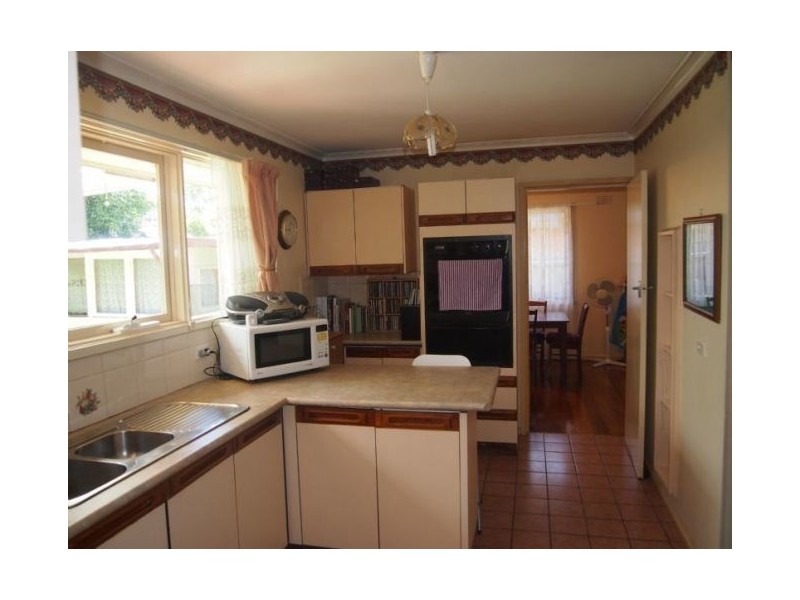 13 Bond Avenue, Blackburn South VIC 3130