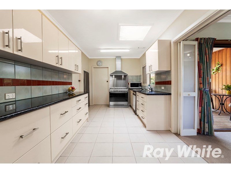 5 Violet Court, Blackburn South VIC 3130