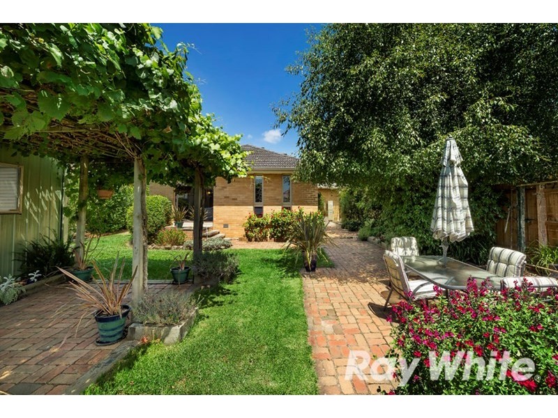 5 Violet Court, Blackburn South VIC 3130