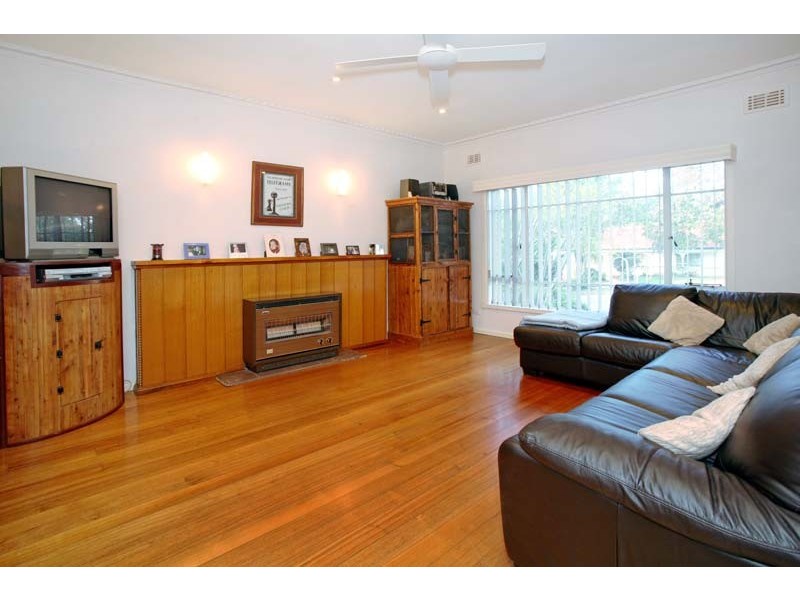 4 Bridgeford Avenue, Blackburn North VIC 3130