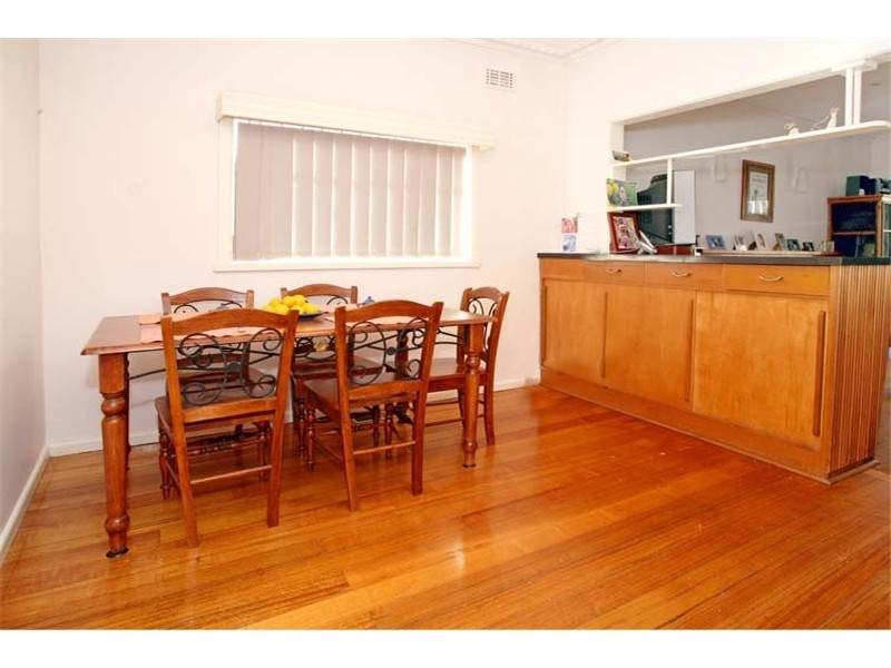 4 Bridgeford Avenue, Blackburn North VIC 3130