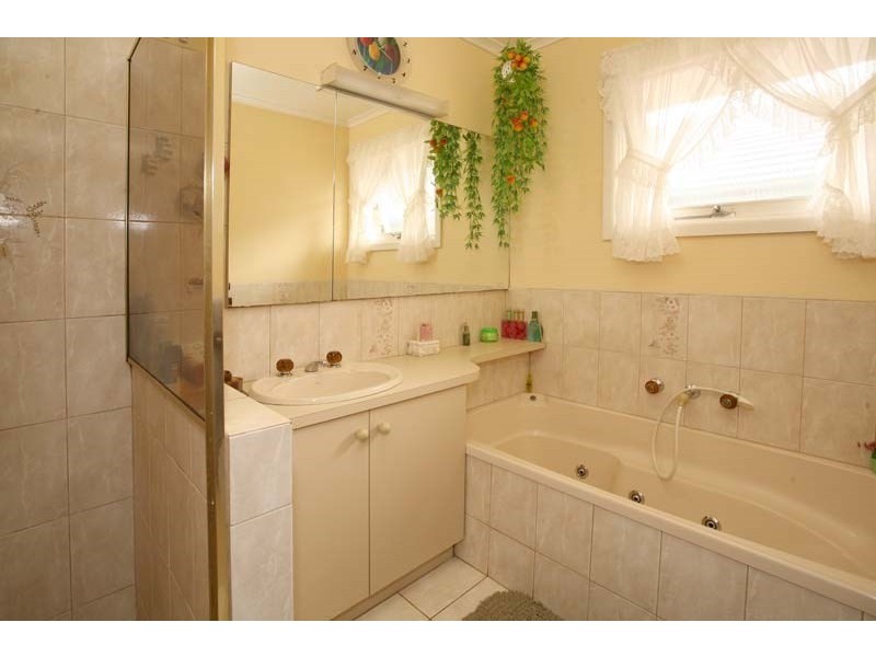 38 Mudgee Street, Burwood East VIC 3151