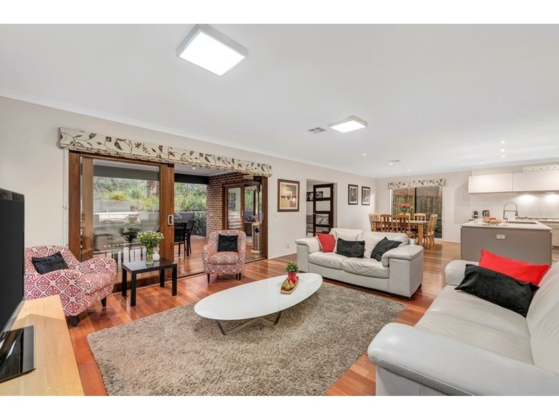 53 Pakenham Street, Blackburn VIC 3130