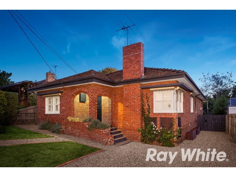 8 Halsey Street, Box Hill South VIC 3128