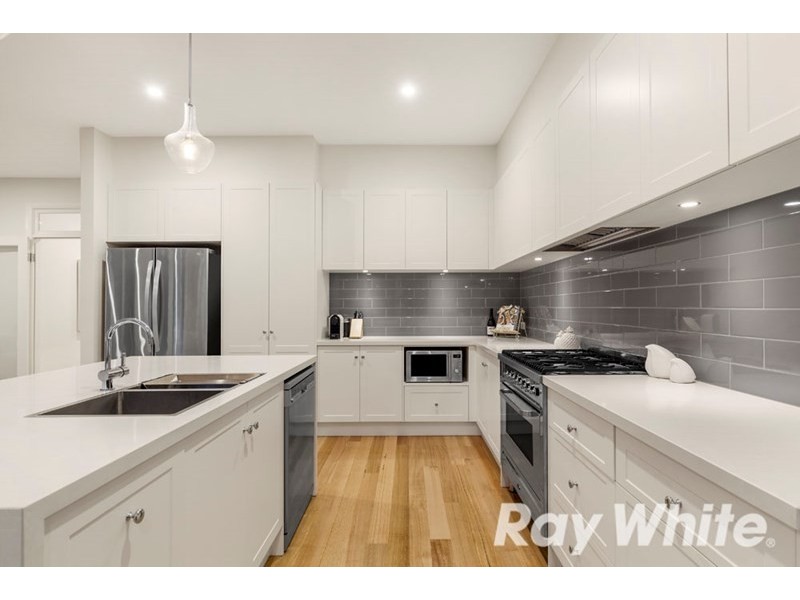 8 Halsey Street, Box Hill South VIC 3128