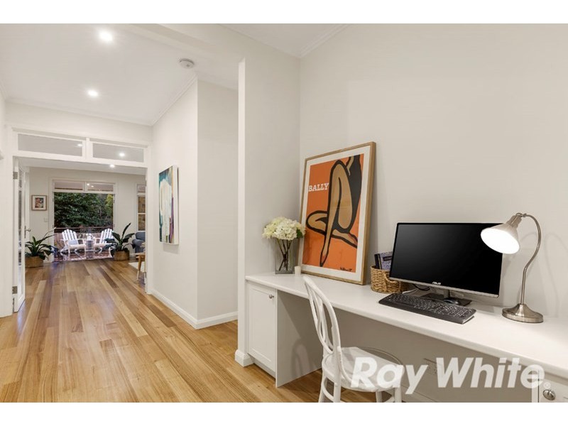 8 Halsey Street, Box Hill South VIC 3128