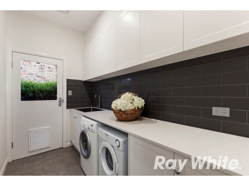 8 Halsey Street, Box Hill South VIC 3128