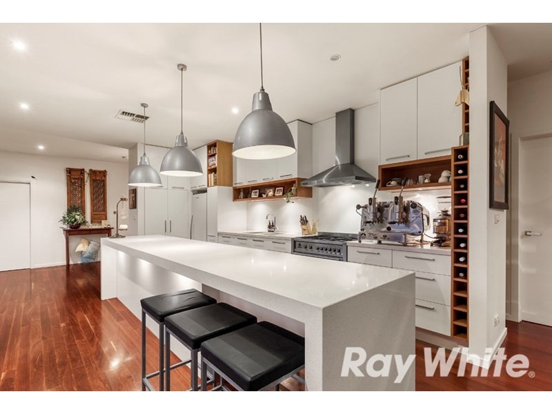 6 Paul Avenue, Box Hill North VIC 3129