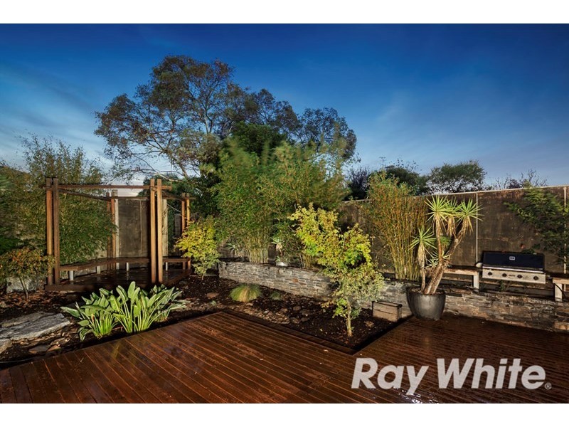 6 Paul Avenue, Box Hill North VIC 3129