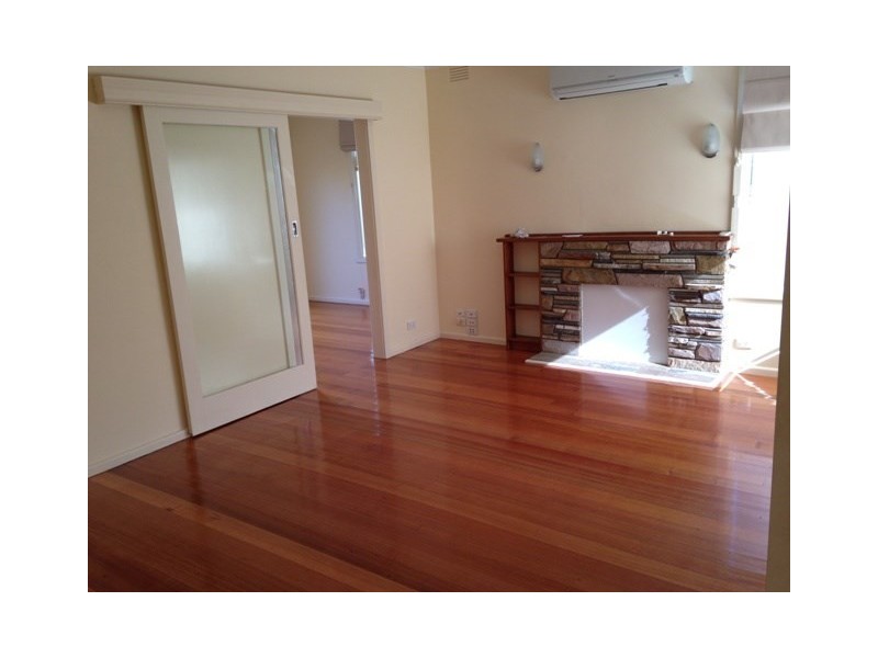 18 Robyn Drive, Nunawading VIC 3131