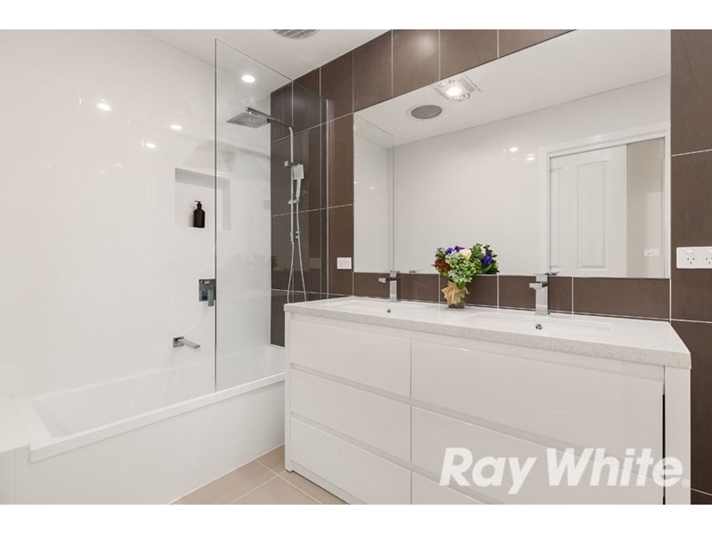 218 Holland Road, Burwood East VIC 3151