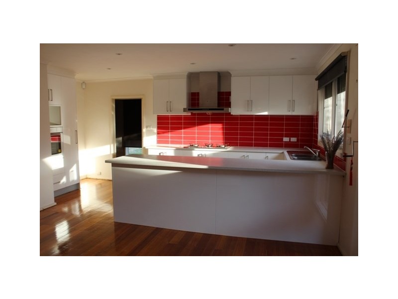 18 Salem Court, Vermont South VIC 3133