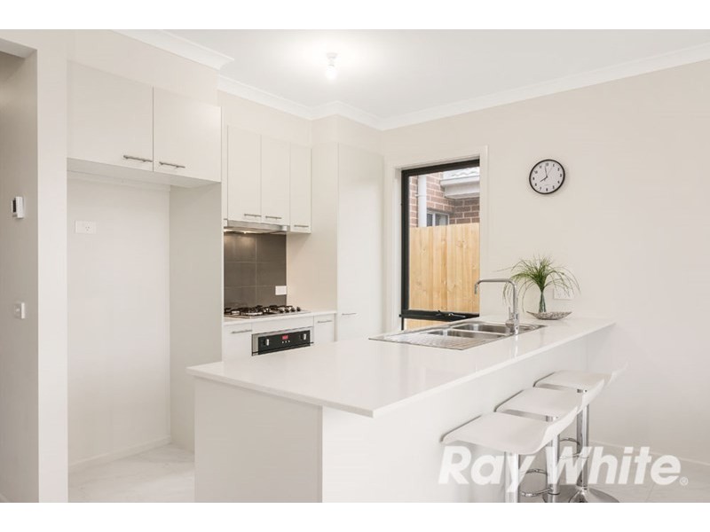 2 Whiteflats Terrace, Croydon VIC 3136