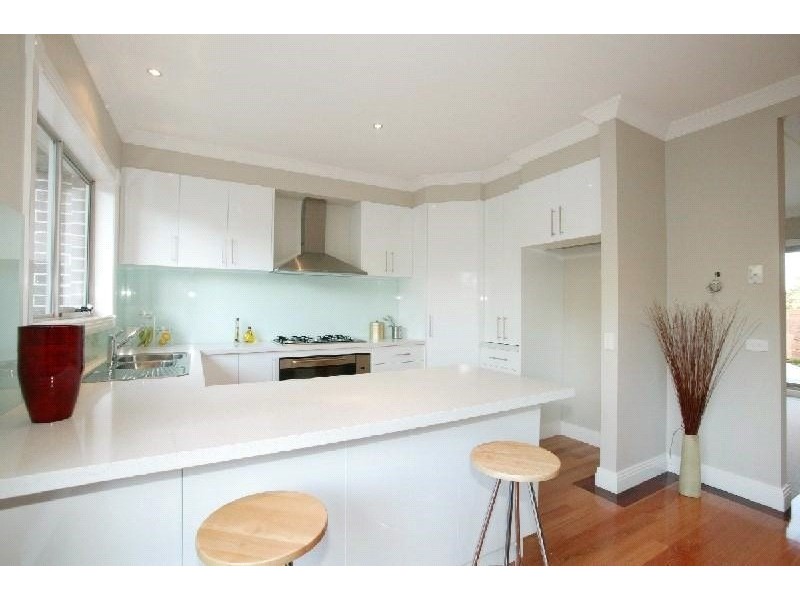 2/11 Linden Street, Box Hill South VIC 3128